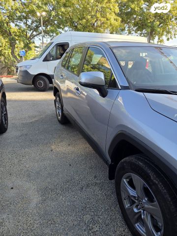 טויוטה RAV4