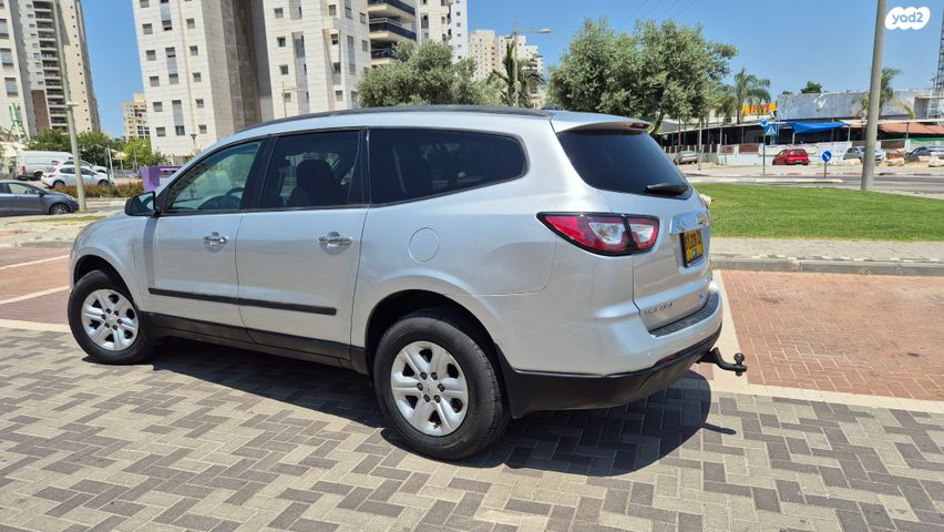 שברולט טראוורס