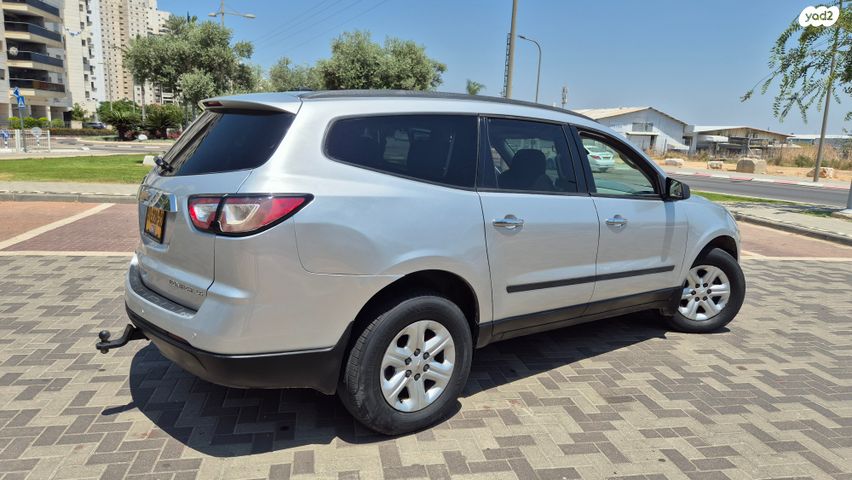 שברולט טראוורס