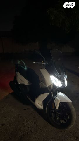 מודעת רכב סאן יאנג ג'וירייד 300 16