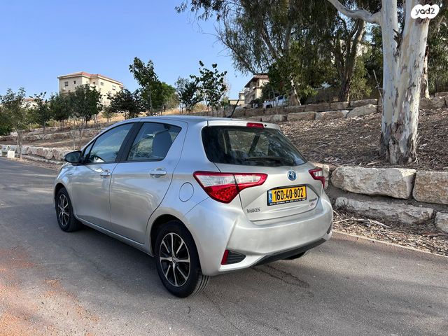 טויוטה יאריס