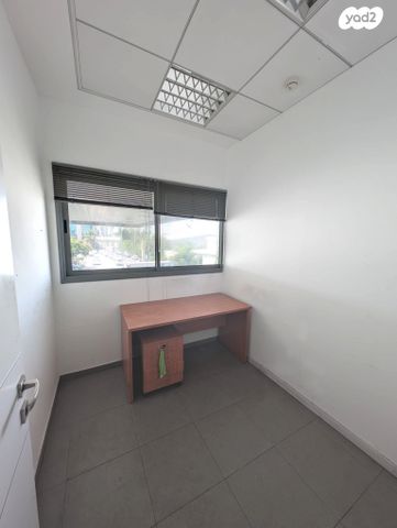 משרדים, פלוטיצקי 17, מב"ת צפון, אזור תעשיה ישן, ראשון לציון