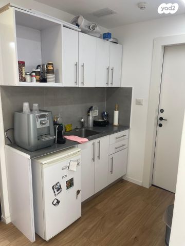 משרדים, דרך זאב ז'בוטינסקי 33, תל בנימין, רמת גן