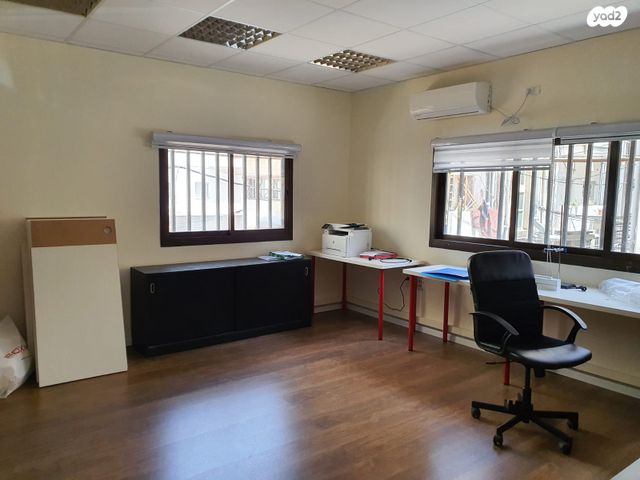 חנויות/ שטח מסחרי, הנאמנים 8, שער פלמר, תחנת רכבת השמונה, חיפה