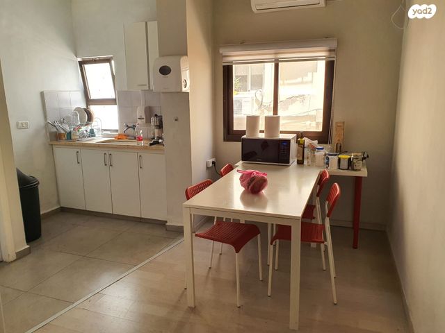 חנויות/ שטח מסחרי, הנאמנים 8, שער פלמר, תחנת רכבת השמונה, חיפה