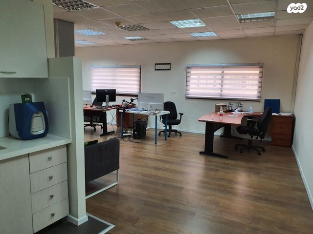 חנויות/ שטח מסחרי, הנאמנים 8, שער פלמר, תחנת רכבת השמונה, חיפה