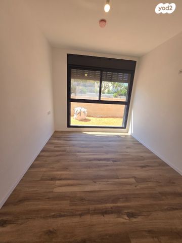 דירת גן, שדרות ארזים, סביוני ים, קרית ים