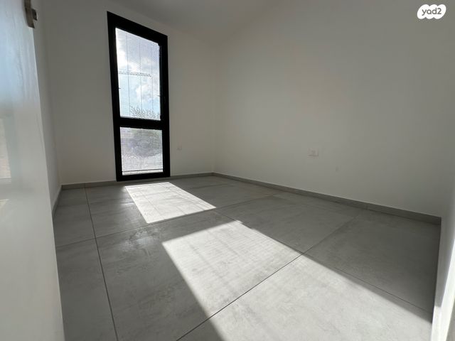 דירת גן, בני אמדורסקי, נווה זמר, רעננה