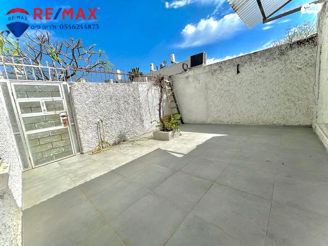 דירת גן, משעול הסביונים, המיסדים, כרמיאל