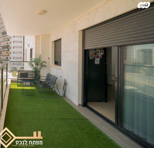 דירה, יהושוע אזולאי, נווה שרון / שער העיר, נתיבות