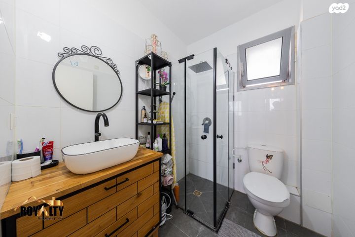 דירה, אליהו הנביא, פסגות אפק, ראש העין