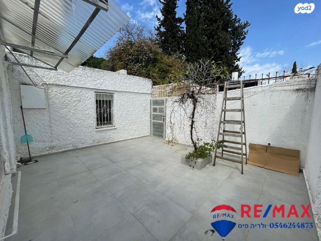 דירת גן, משעול הסביונים, המיסדים, כרמיאל