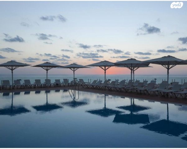 דירה, שדרות עובד בן עמי 10, נוף הטיילת, נתניה