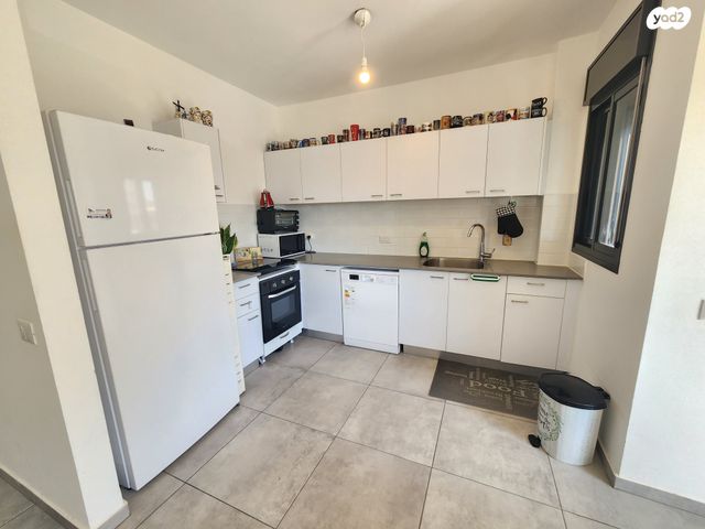 דירה, אבני חן, חריש