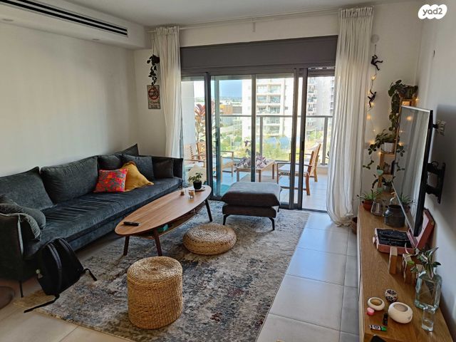 דירה, גדעון האוזנר, גליל ים (מתחם הכוכבים), הרצליה