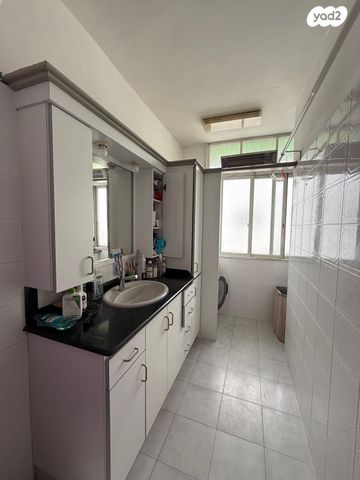 דירה, עולי הגרדום, רמז, מערב ותיק, ראשון לציון