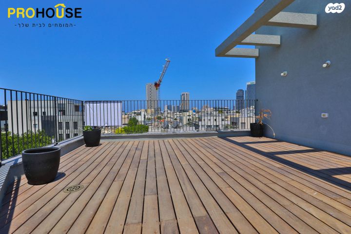 גג/ פנטהאוז, הרב יצחק ידידיה פרנקל, תל אביב יפו