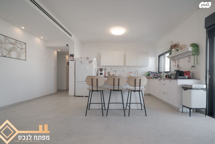 דירה, אריאל שרון, נווה שרון / שער העיר, נתיבות