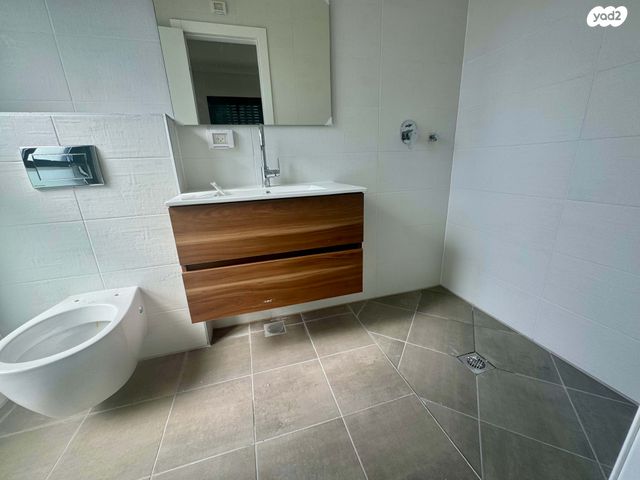 דירה, אמנון ליפקין שחק, נוף הטיילת, נתניה