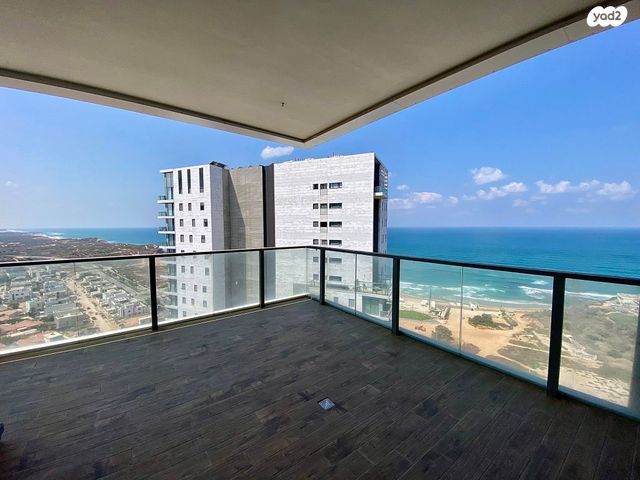 דירה, שדרות רחבעם זאבי 13, גבעת אולגה, חדרה