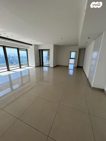 דירה, ניסים אלוני 6, צמרות איילון, פארק צמרת, תל אביב יפו