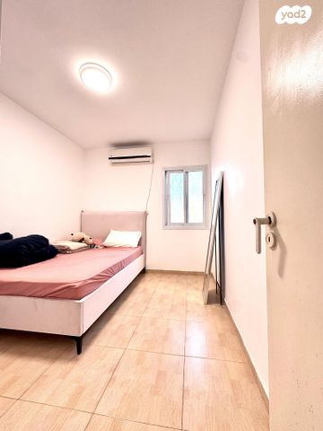 דירה, אור עקיבא