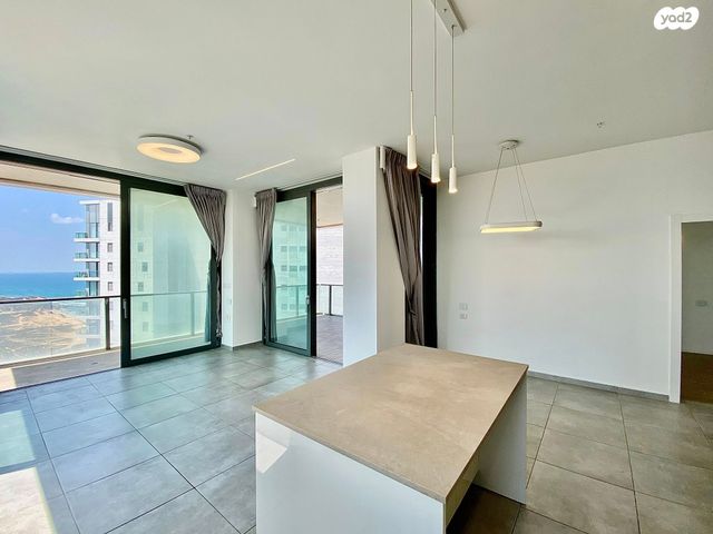 דירה, שדרות רחבעם זאבי 13, גבעת אולגה, חדרה