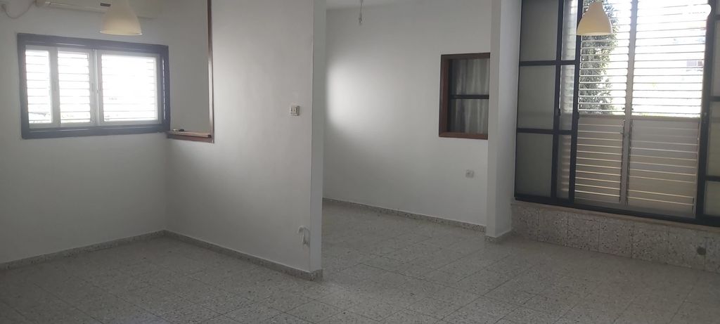 דירה, עולי הגרדום, רמז, מערב ותיק, ראשון לציון