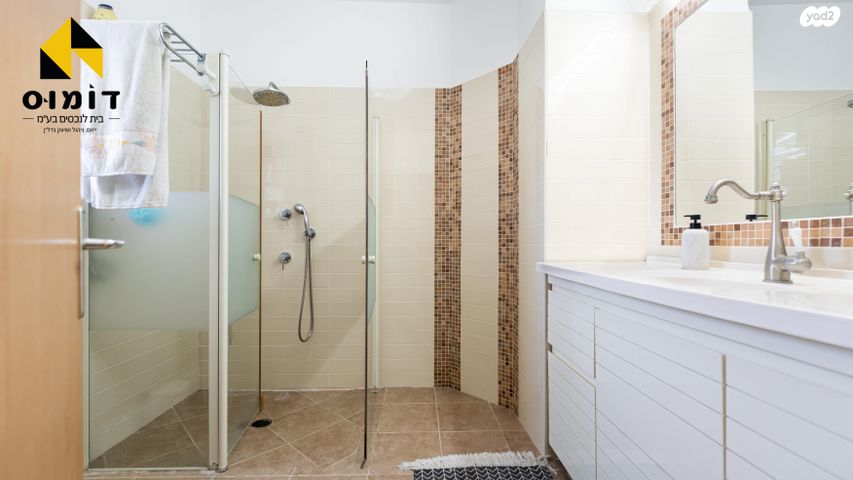 גג/ פנטהאוז, ישראל אהרוני, א' / צפון מזרח העיר, רחובות