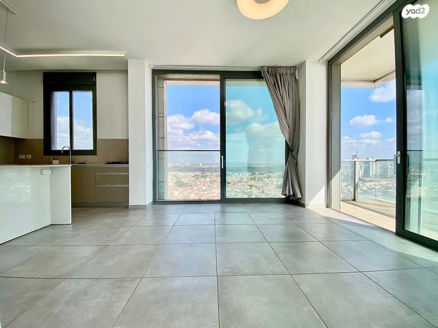 דירה, שדרות רחבעם זאבי 13, גבעת אולגה, חדרה