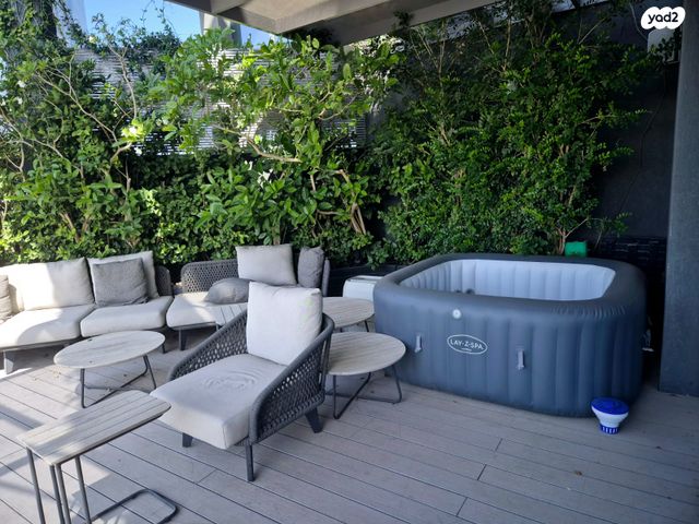 גג/ פנטהאוז, אריאל שרון 4, סיטי, גבעתיים