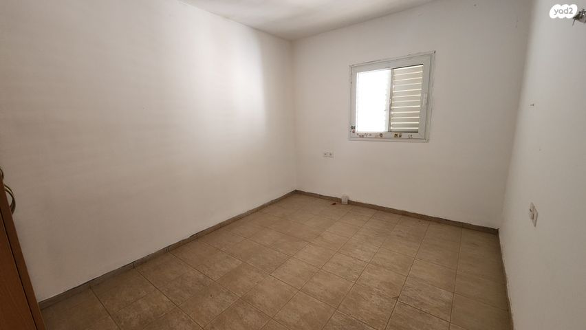 דירת גן, אורנית