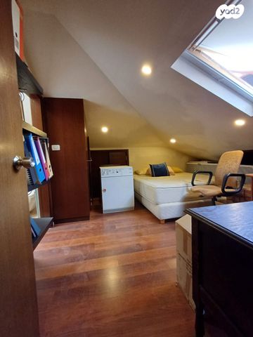 דופלקס, יהושע בן נון, המושבה היוונית, ירושלים