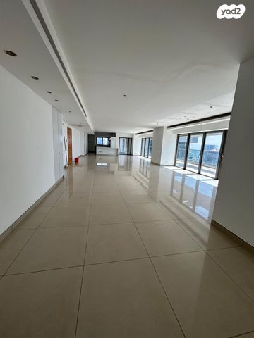 דירה, ניסים אלוני 6, צמרות איילון, פארק צמרת, תל אביב יפו