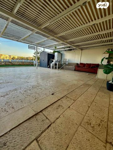 דו משפחתי, המצדים, המצדים, מעלה אדומים