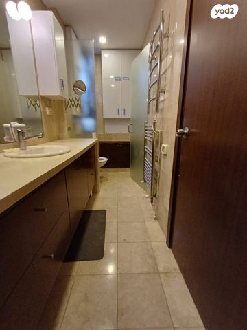 דופלקס, יהושע בן נון, המושבה היוונית, ירושלים