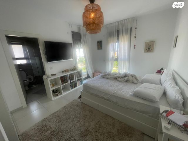 דירה, גדעון האוזנר, גליל ים (מתחם הכוכבים), הרצליה