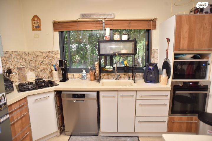 דו משפחתי, ד"ר אבא אחימאיר 32, רשפים, גדרה