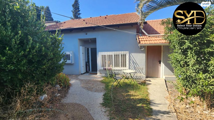 דו משפחתי, שלמה מילר, פתח תקווה