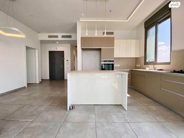 דירה, שדרות רחבעם זאבי 13, גבעת אולגה, חדרה