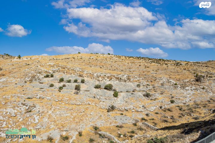 דירה, יצחק רפאל, חומת שמואל, הר חומה, ירושלים