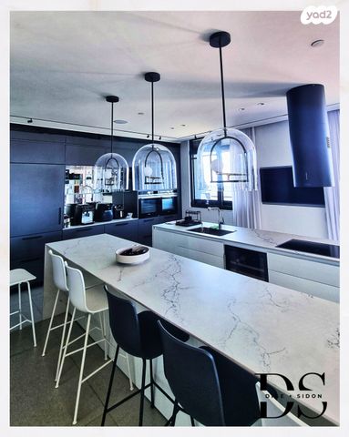 גג/ פנטהאוז, אריאל שרון 4, סיטי, גבעתיים