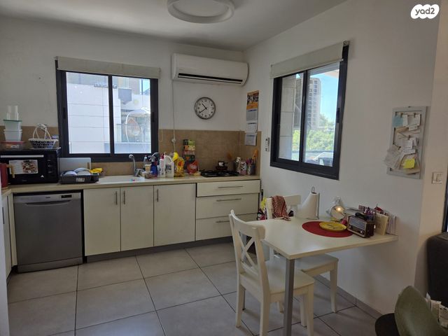 דירה, רמת השרון