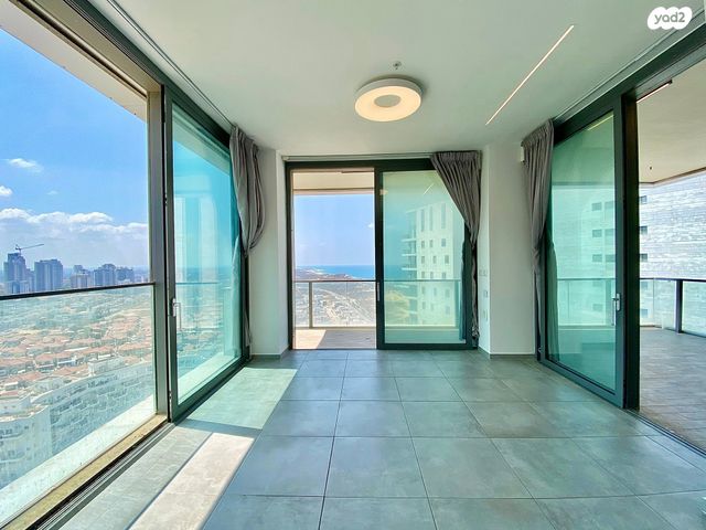 דירה, שדרות רחבעם זאבי 13, גבעת אולגה, חדרה