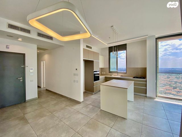 דירה, שדרות רחבעם זאבי 13, גבעת אולגה, חדרה