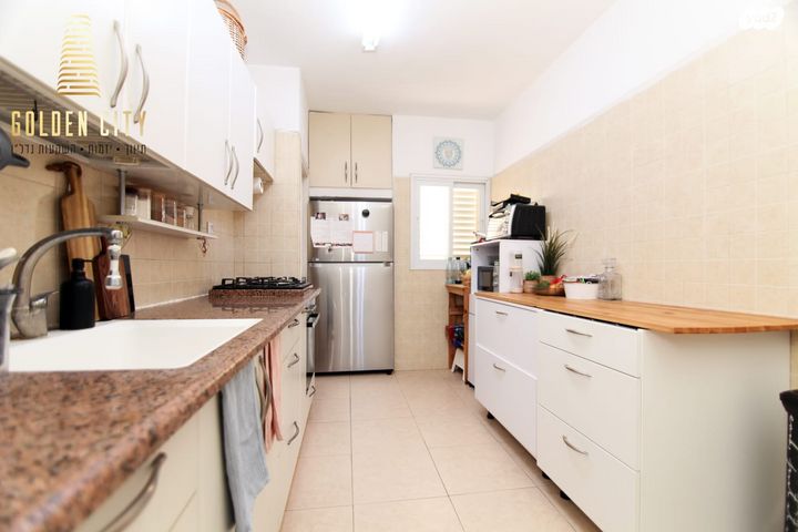 דירה, הרב שמעון גבאי, נתניה