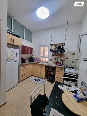 דירת גן, שדרות ירושלים, מכללת תל אביב יפו, דקר, תל אביב יפו