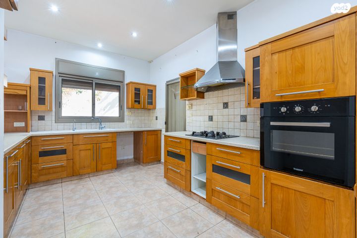 בית פרטי/ קוטג', סמסונוב 6, מרכז העיר, חדרה