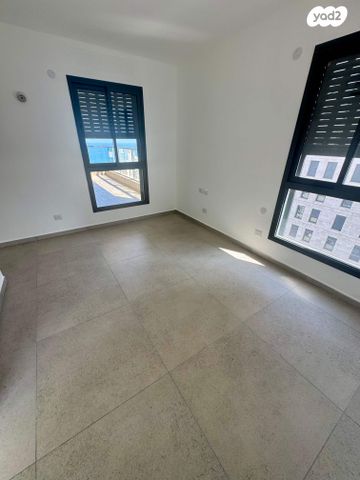 דירה, אמנון ליפקין שחק, נוף הטיילת, נתניה