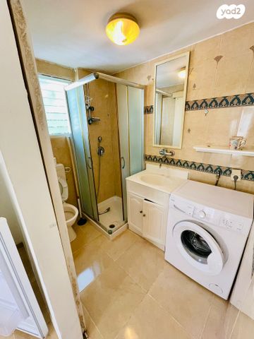 דירה, רש"י, חיפה